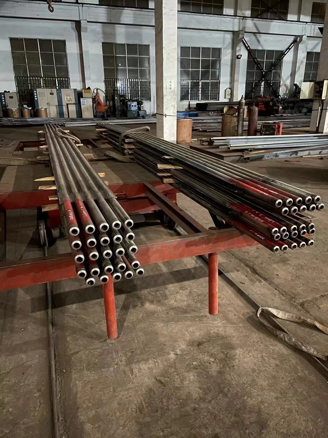水冷壁管屏|管中心距76.2mm，管屏长6米、5根一组，Φ63.5×7.1内螺纹管，鳍片8mm