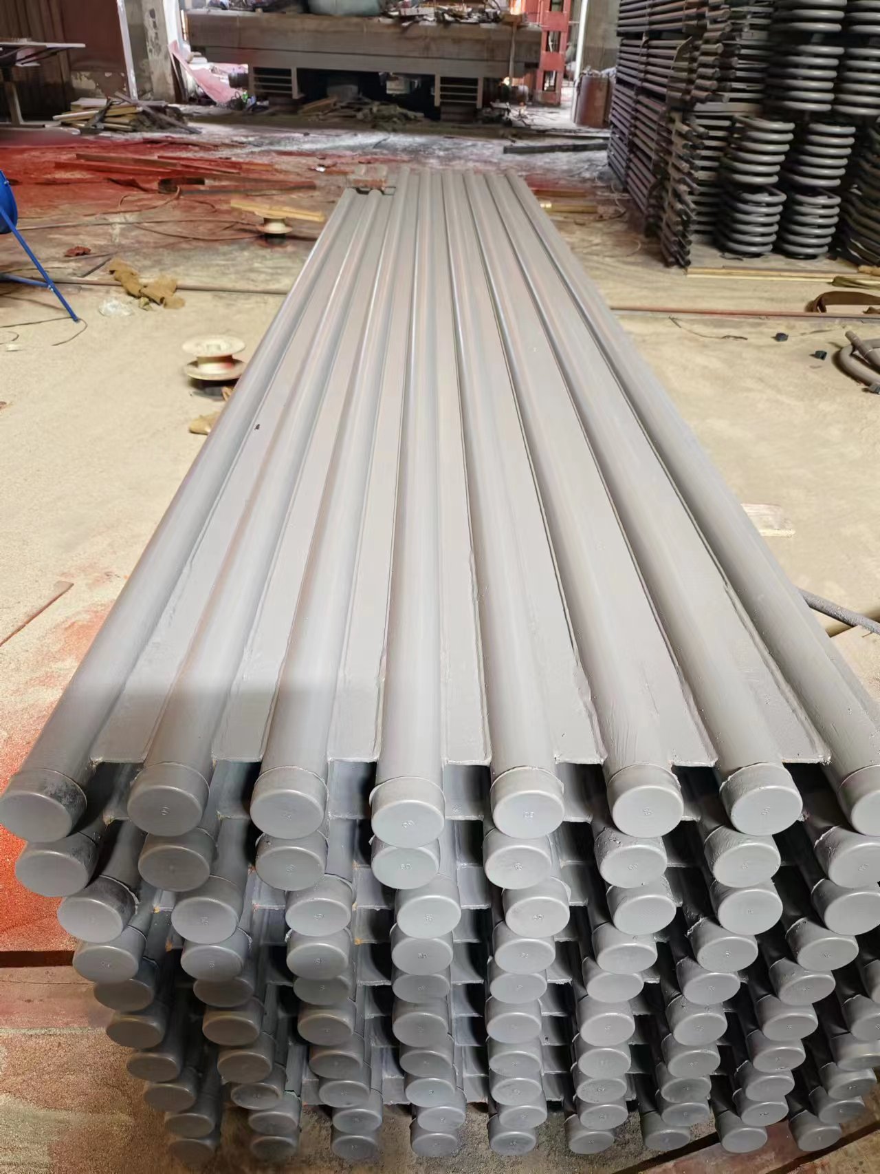 φ60.3×7.5\SA-210C 水冷壁带鳍片内螺纹管，带鳍片。2）附质量证明书，3）品牌：武锅、东锅、哈锅选其一