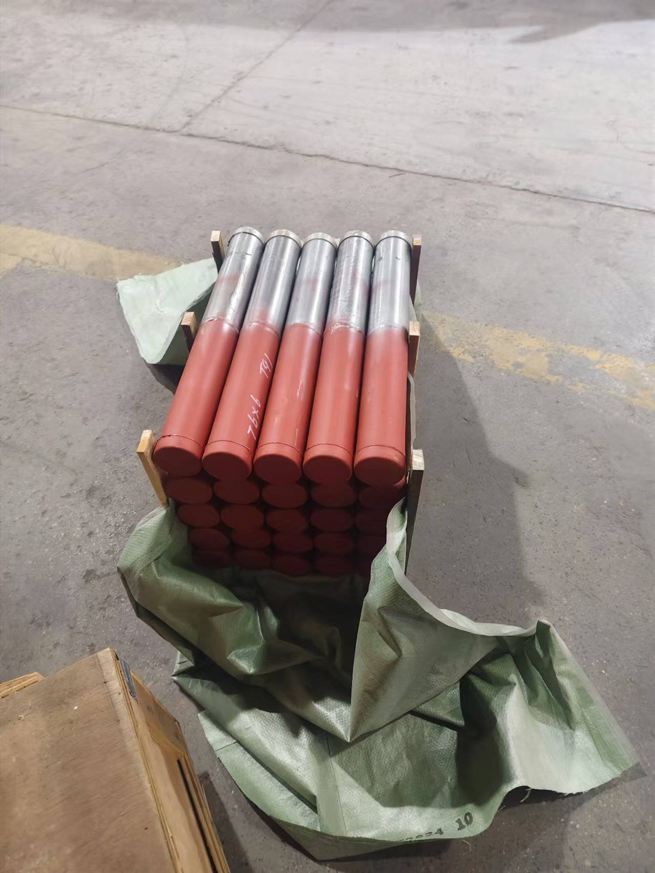 规格：ф76×6，长度600mm，材质：SA-213TP347HFG/SA-213T91,两种材质各300mm